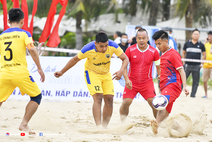 Bóng đá bãi biển mất dần vị thế