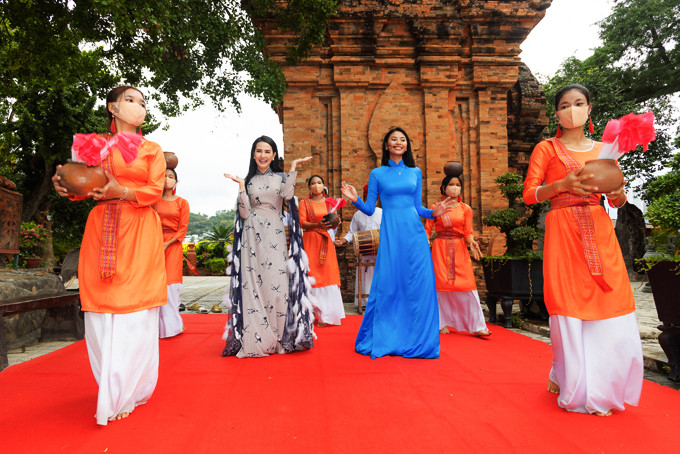 Ambassadors of Miss Sea Tourism Vietnam 2022 participate in Nha Trang - Khanh Hoa tourism promotion program