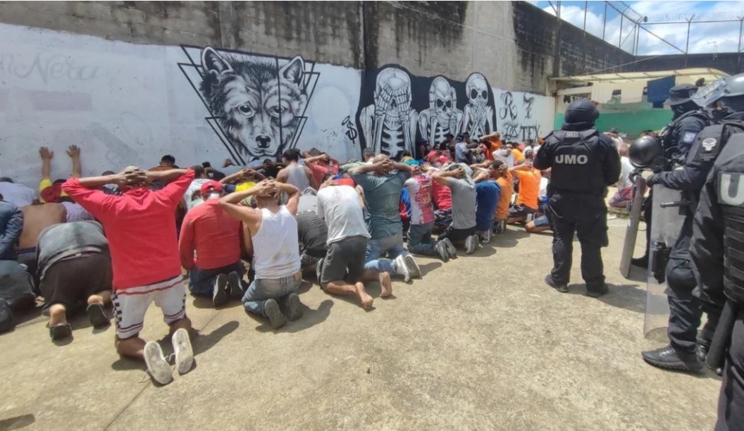 Nhà chức trách cho biết đã thiết lập lại trật tự tại nhà tù Bellavista sau khi xảy ra vụ bạo loạn đẫm máu. Ảnh: Reuters