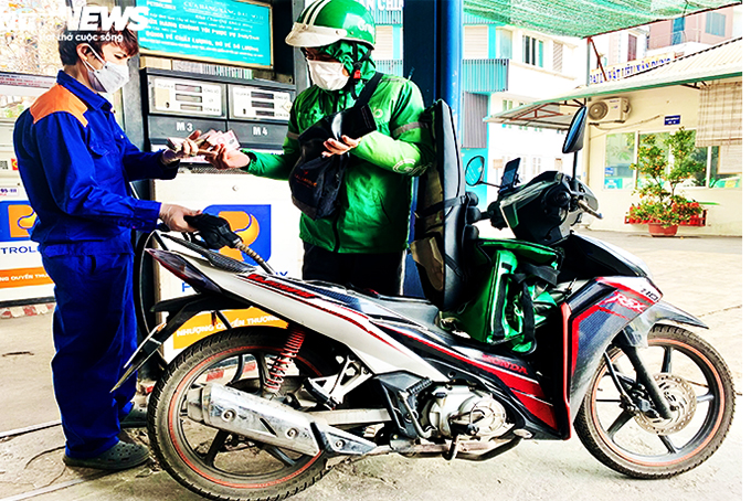 Giá xăng tăng lần thứ 3 liên tiếp, chạm 30.000 đồng/lít?