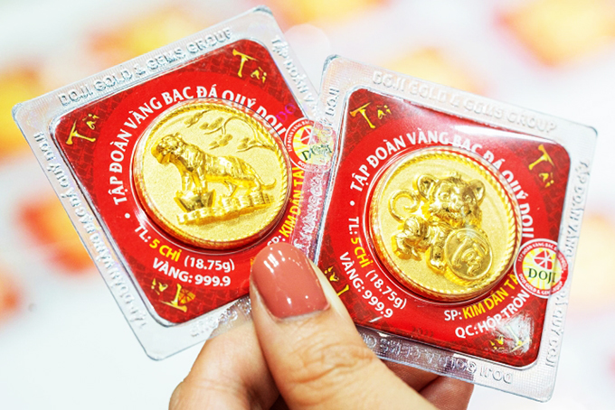 Giá vàng rơi tự do