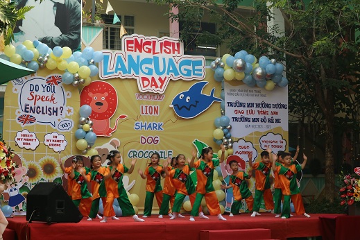 Tổ chức giao lưu Tiếng Anh cho trẻ mầm non tại Trường Mầm non Hướng Dương