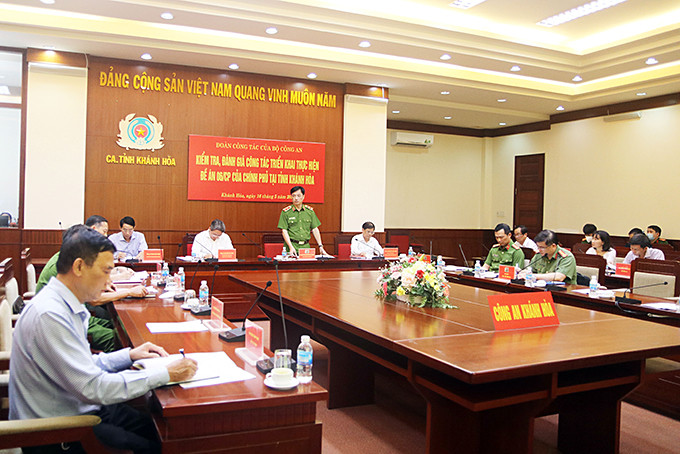 Trung tướng Nguyễn Duy Ngọc phát biểu kết luận. 