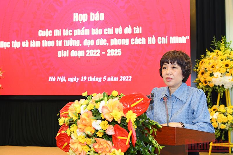 Trưởng Ban Xây dựng Đảng, Báo Nhân Dân Phan Phương Quyên  phát biểu tại lễ phát động.