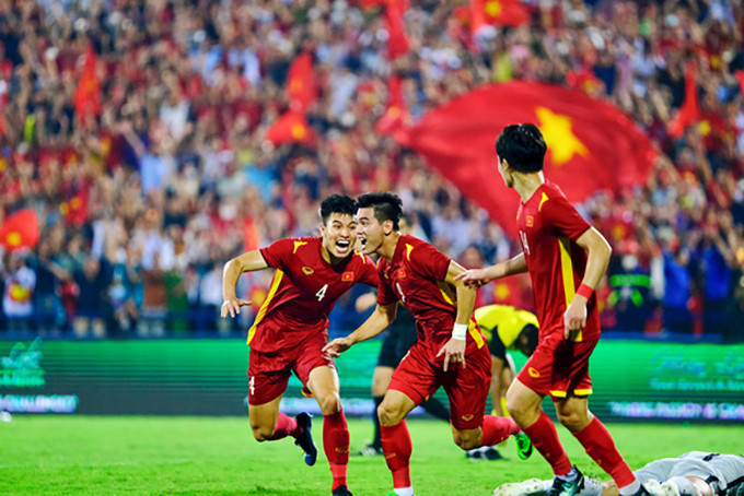 Vietnamese players celebrating after scoring (Photo: Nam Tran)