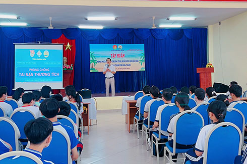 Tập huấn phòng ngừa tai nạn thương tích, đuối nước cho 200 học sinh, đội viên