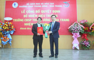 Tiến sĩ Nguyễn Trung Triều giữ chức Hiệu trưởng Trường Cao đẳng Sư phạm Trung ương Nha Trang
