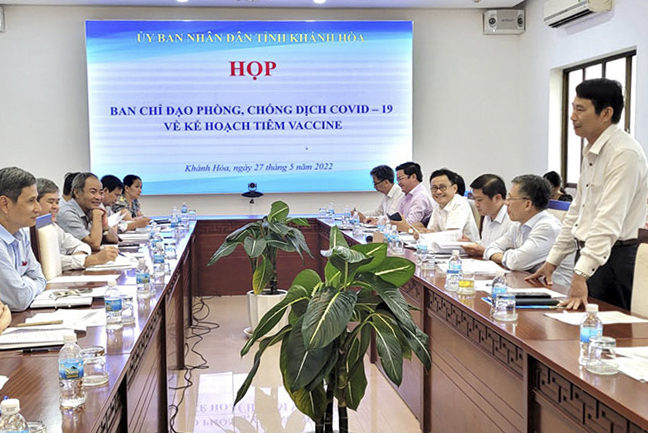 Vận động người dân tích cực tham gia tiêm vắc xin phòng Covid-19 các mũi nhắc lại