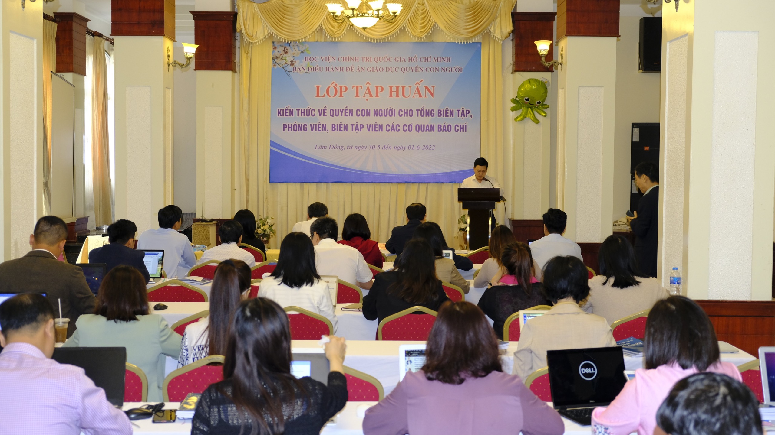 Tập huấn kiến thức về quyền con người cho biên tập viên, phóng viên các cơ quan báo chí