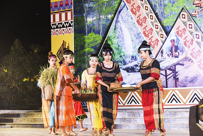 Performance of new rice ceremony of Raglai people in Khanh Son District
