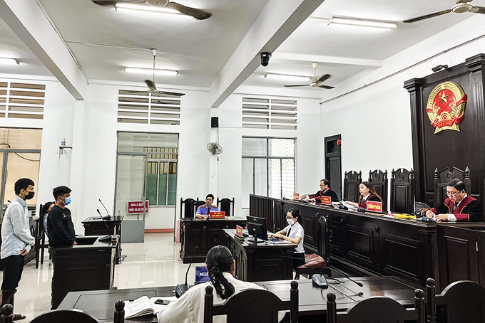 Vụ ném đá phá kính ô tô ở Ninh Hòa: Cấp phúc thẩm tuyên hủy án sơ thẩm do có sai sót