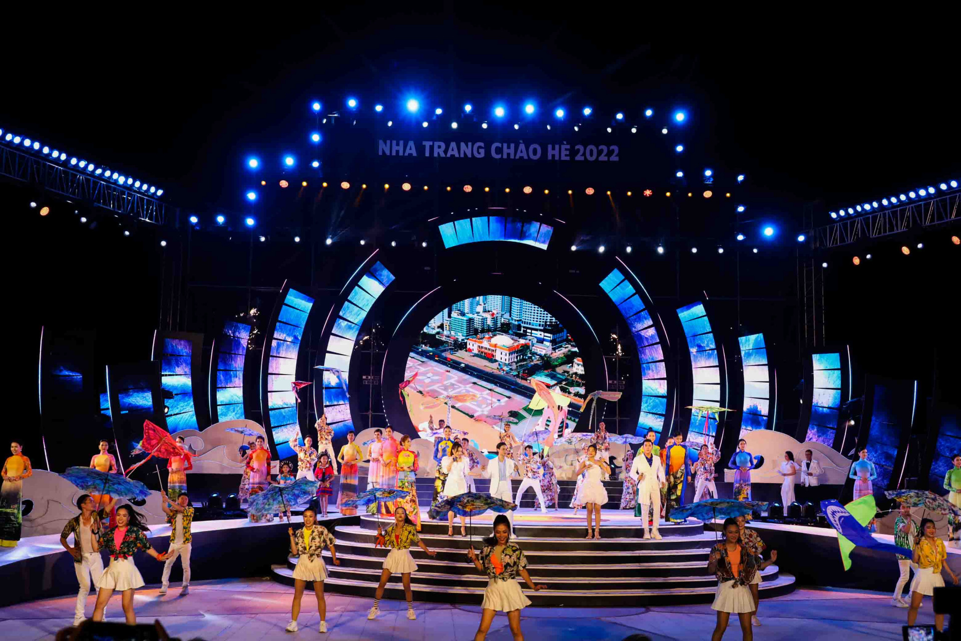 Final performance of “marvelous colorful night” show