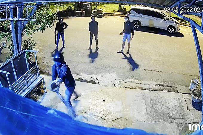 Bị khủng bố sau khi vay tiền