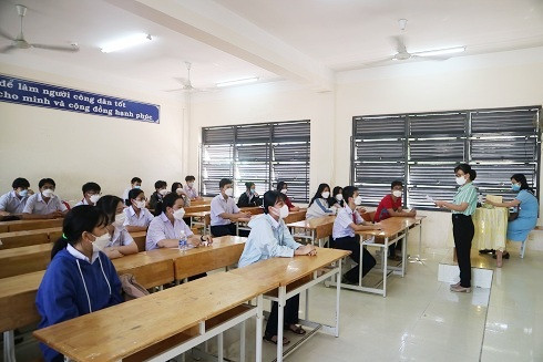 Thí sinh tham dự kỳ thi tuyển vào lớp 10 năm học 2022 - 2023. 
