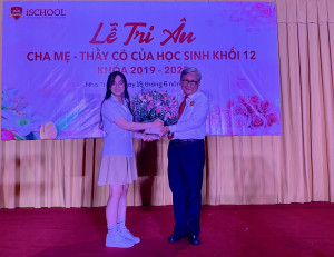 Xúc động lễ tri ân và trưởng thành cho học sinh khối 12 Trường iSchool Nha Trang