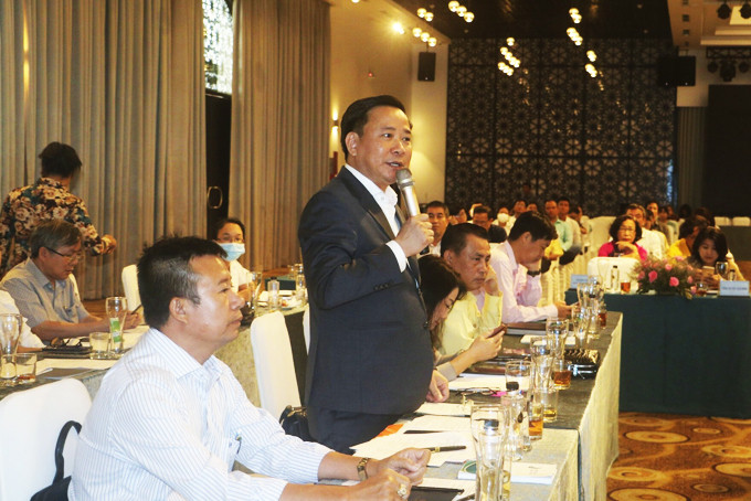 Ông Trần Quốc Dũng - Phó Tổng Giám đốc Tập đoàn Hưng Thịnh  kiến nghị các vướng mắc của doanh nghiệp.