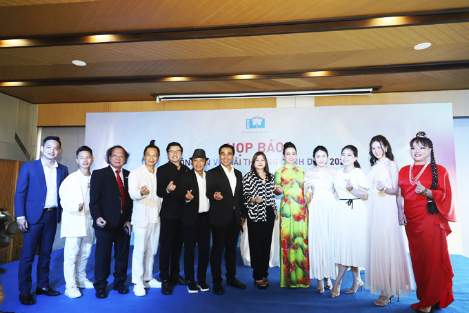 Artists at the press conference of Golden Kite Awards 2021