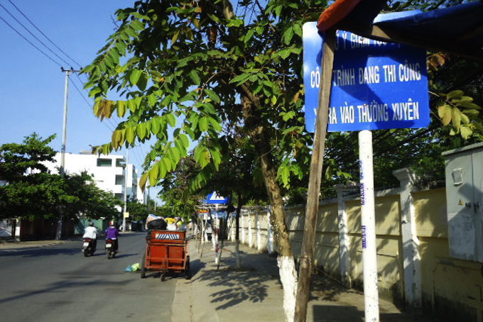 Biển báo bị che khuất