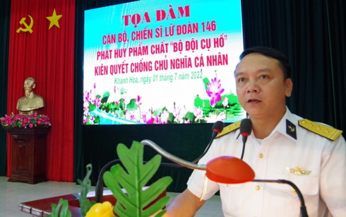 Thượng tá Lương Xuân Giáp phát biểu kết luận tại buổi tọa đàm.