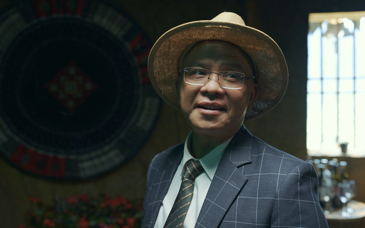  Nghệ sĩ Anh Tuấn trong vai ông trùm.