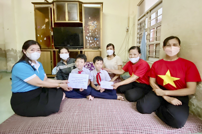 Chăm lo gia đình phụ nữ gặp khó khăn