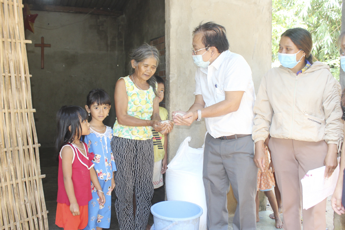 Khánh Sơn tập trung nguồn lực giảm nghèo bền vững