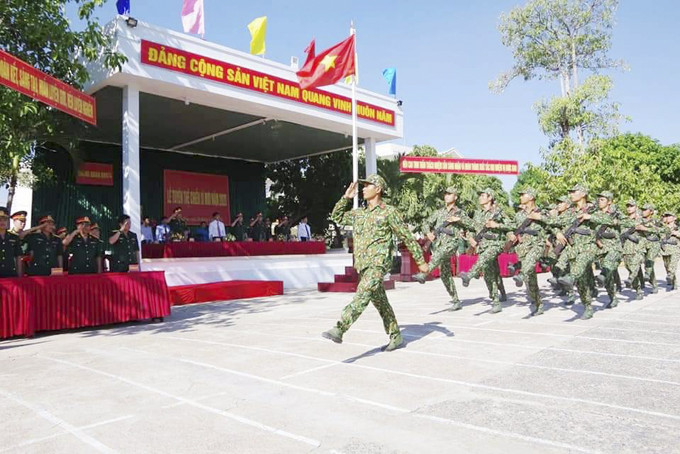 Lực lượng vũ trang tỉnh ra quân huấn luyện đầu năm.