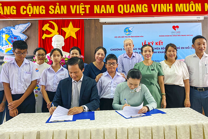 Ký kết chương trình bảo trợ khám, chữa bệnh cho trẻ mồ côi
