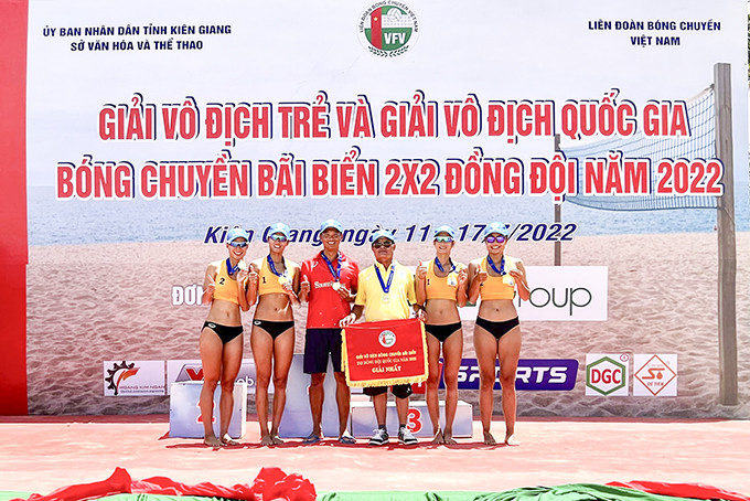 Female athletes of Sanvinest Khanh Hoa win National Team Beach Volleyball Championship 2022