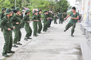 Học kỳ trong quân đội: Chương trình thiết thực