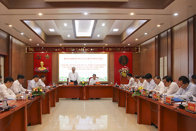 Ông Nguyễn Hòa Bình - Ủy viên Bộ Chính trị, Chánh án Tòa án nhân dân Tối cao làm việc với Ban Thường vụ Tỉnh ủy Khánh Hòa