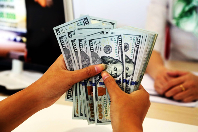 Giá USD hôm nay 27.7.2022: Trong nước đồng loạt sụt giảm