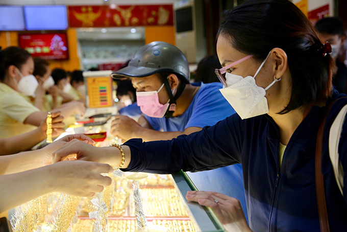 Giá vàng hôm nay 29.7.2022: Chênh lệch mua bán duy trì ở mức cao 1 triệu đồng/lượng