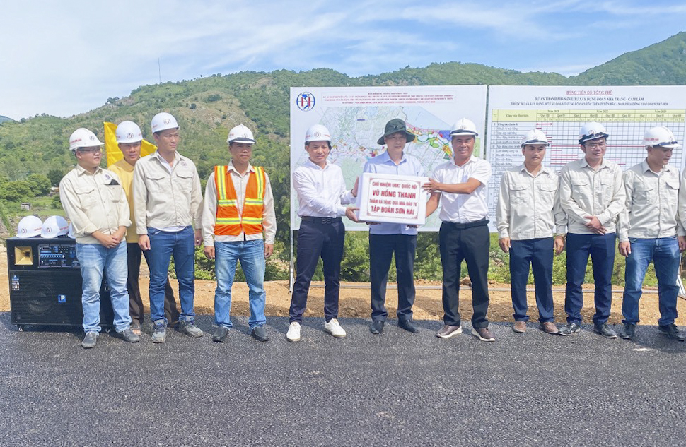 Giám sát tình hình thực hiện dự án cao tốc Nha Trang - Cam Lâm