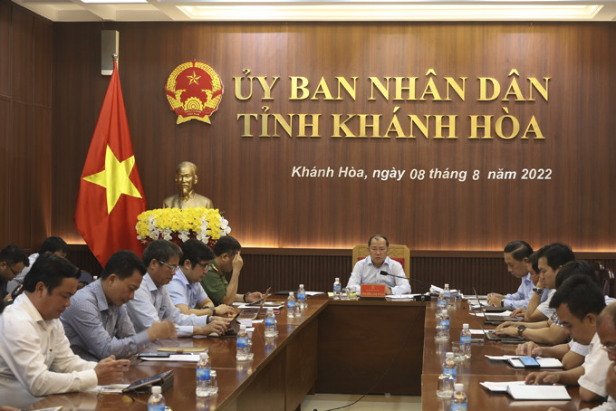 Quang cảnh tham dự phiên họp tại điểm cầu Khánh Hòa. 