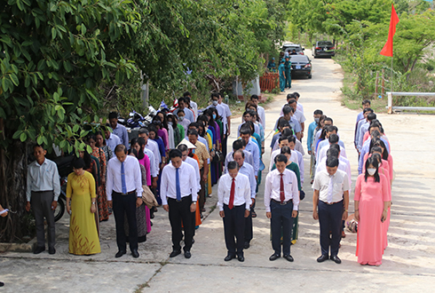 Dâng hương tưởng niệm các anh hùng, liệt sĩ Tàu C235