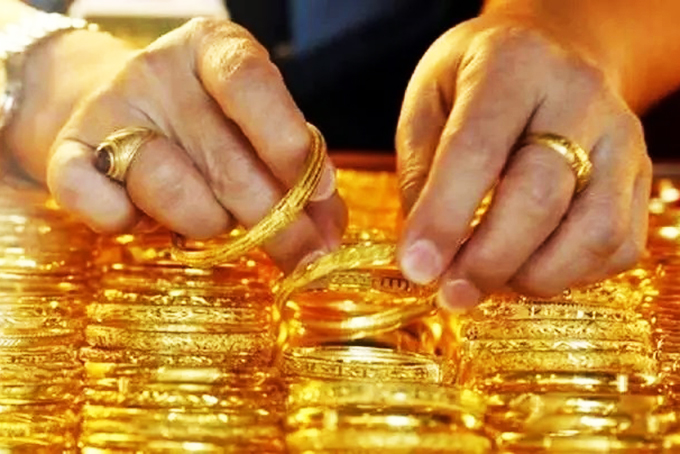 Giá vàng hôm nay 17/8: Tiếp tục đi xuống