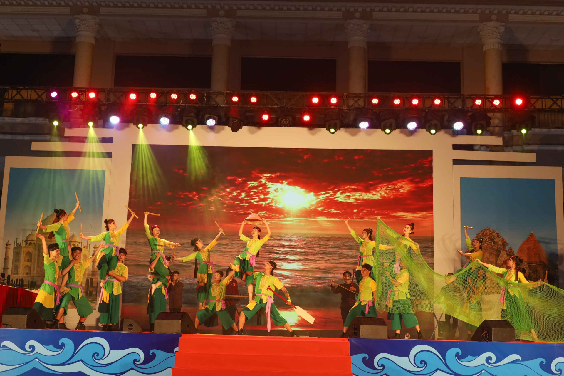 Performance of folk dance and traditional musical instruments of Hai Dang Song and Dance Troupe