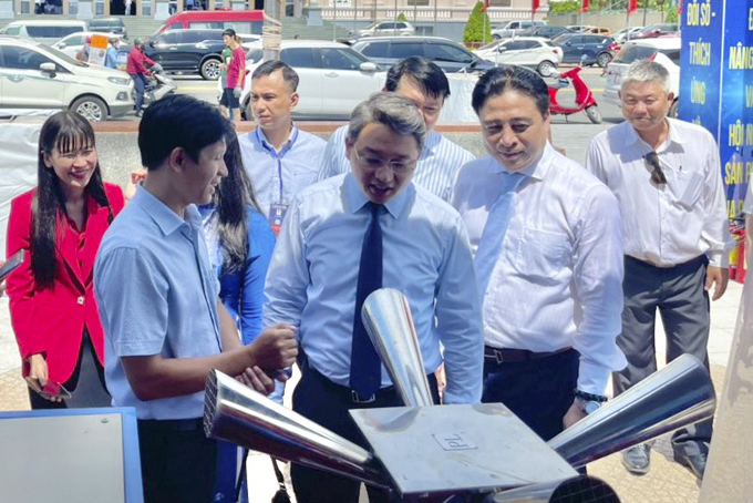 Hệ thống quản lý và điều khiển nhà yến thông minh