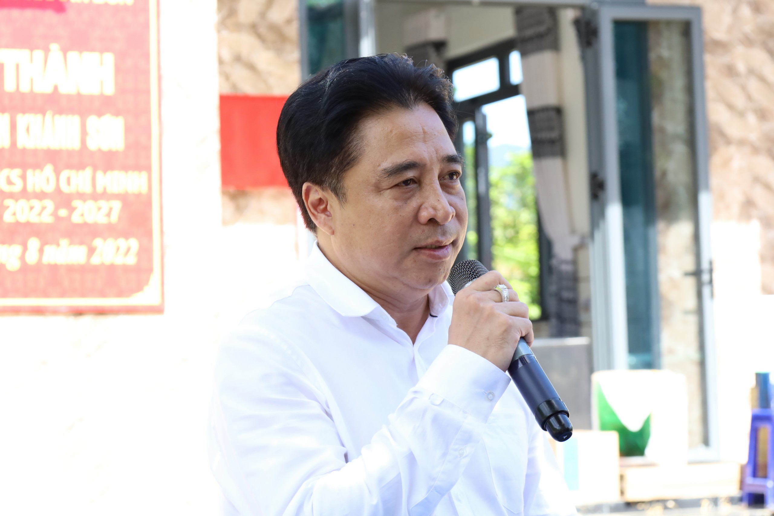 Bàn giao nhà tình nghĩa tại huyện Khánh Sơn