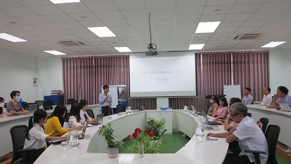 Bồi dưỡng giáo dục STEM cho giáo viên cốt cán