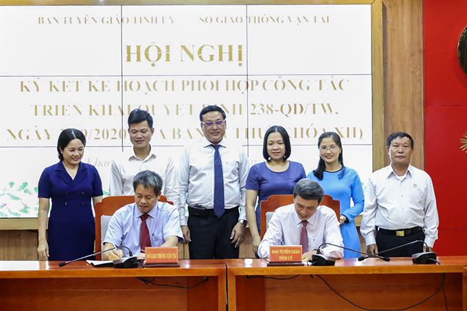 Ban Tuyên giáo Tỉnh ủy và Sở Giao thông vận tải: Ký kết kế hoạch phối hợp công tác