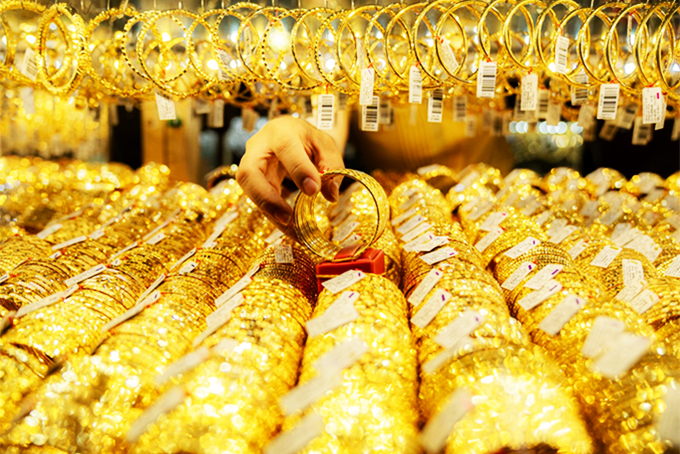 Giá vàng hôm nay 25/8: Trong nước vẫn bỏ xa giá thế giới hơn 17 triệu đồng/lượng