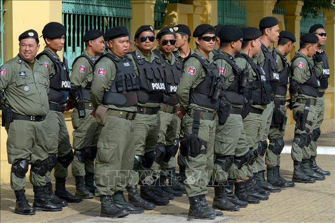 Cảnh sát Campuchia gác tại thủ đô Phnom Penh. Ảnh tư liệu: AFP/TTXVN