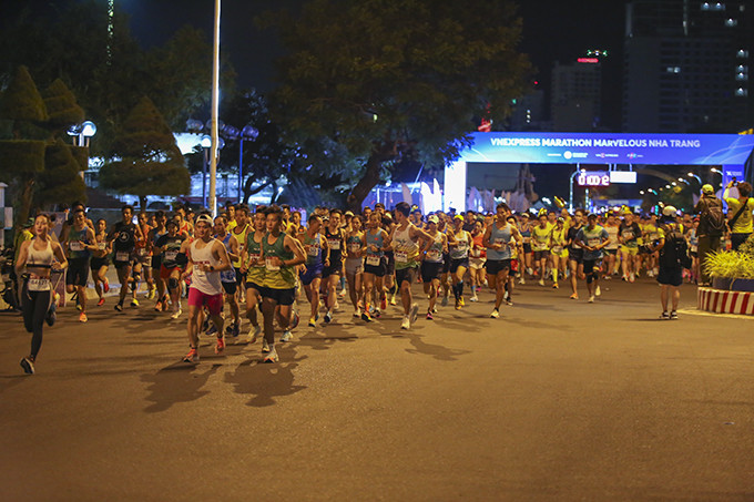 Runners of 21km-distance