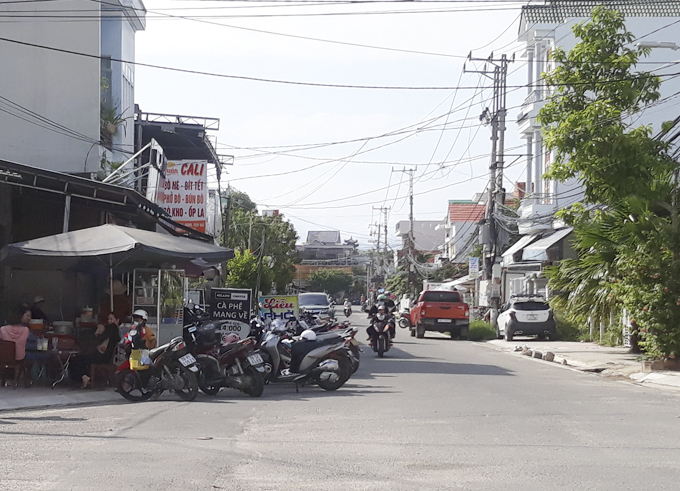 Dựng xe dưới lòng đường