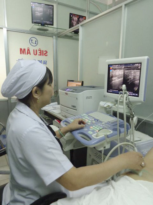 Chăm sóc sức khỏe cho phụ nữ trong độ tuổi sinh sản  tại Trung tâm Chăm sóc sức khỏe sinh sản tỉnh.