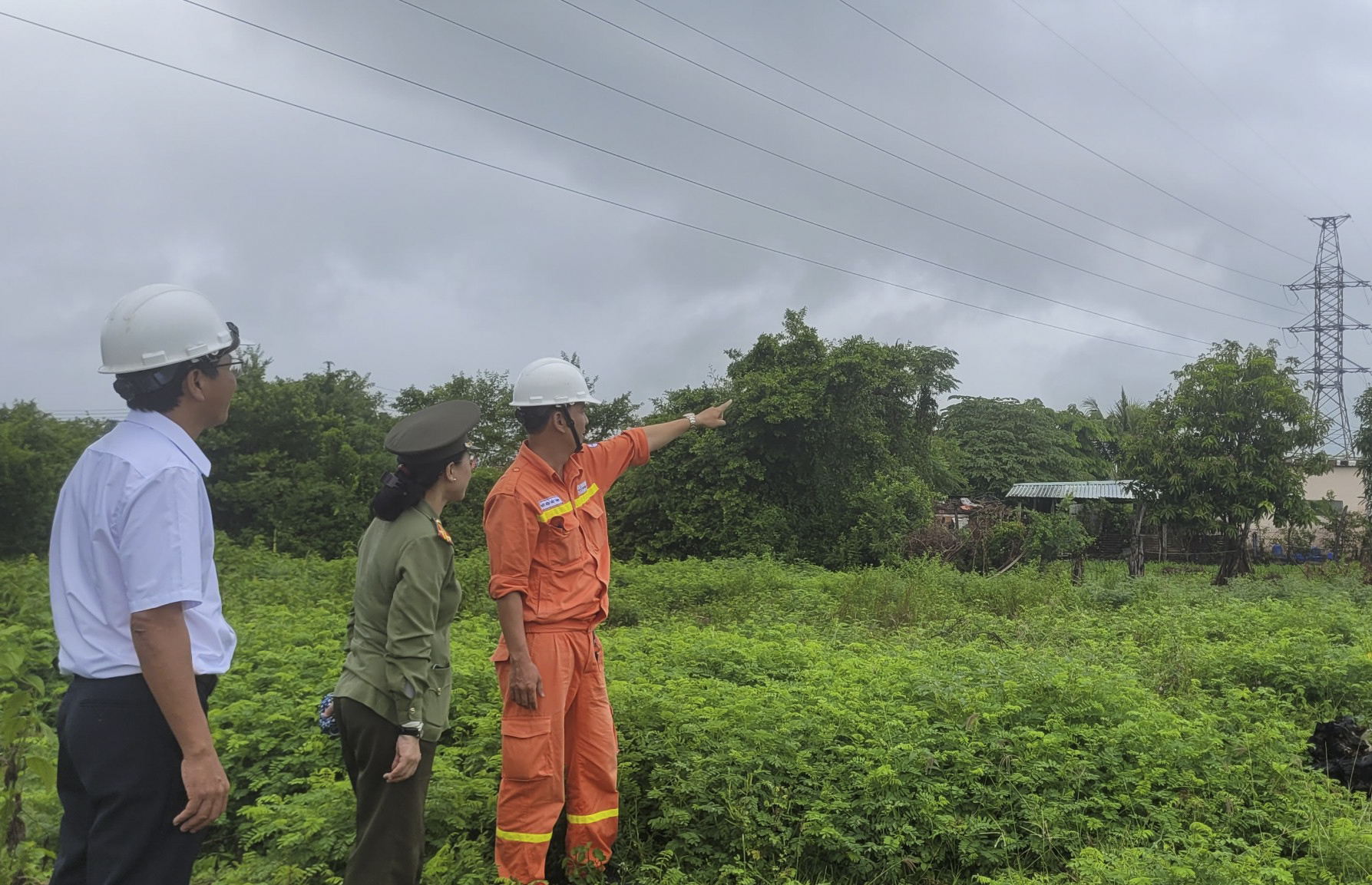 Kiểm tra công tác bảo vệ an ninh, an toàn hệ thống lưới điện Quốc gia