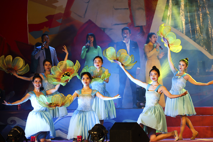 Ngân vang bài ca Tổ quốc