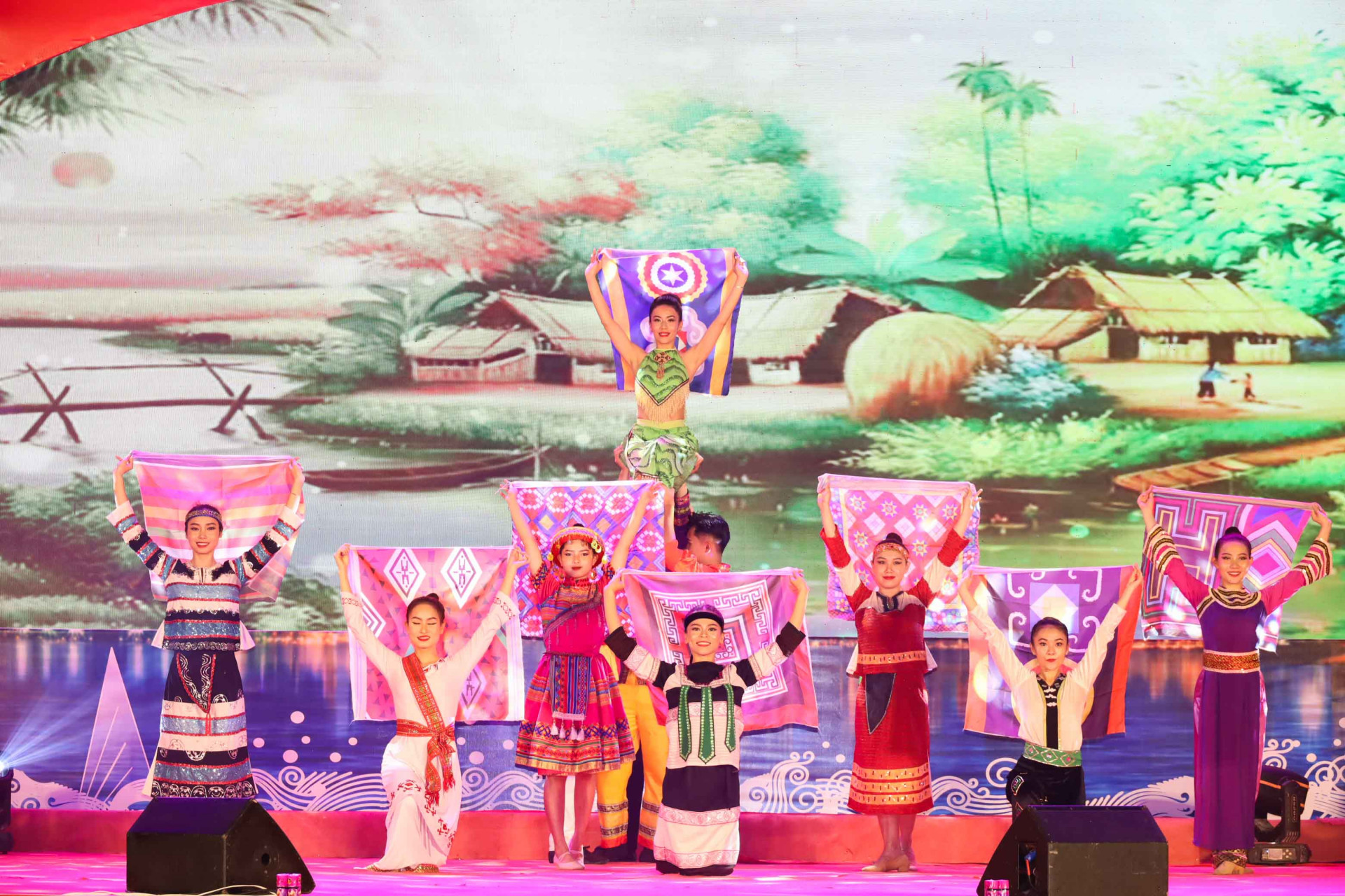 A performance about Vietnamese ethnic groups